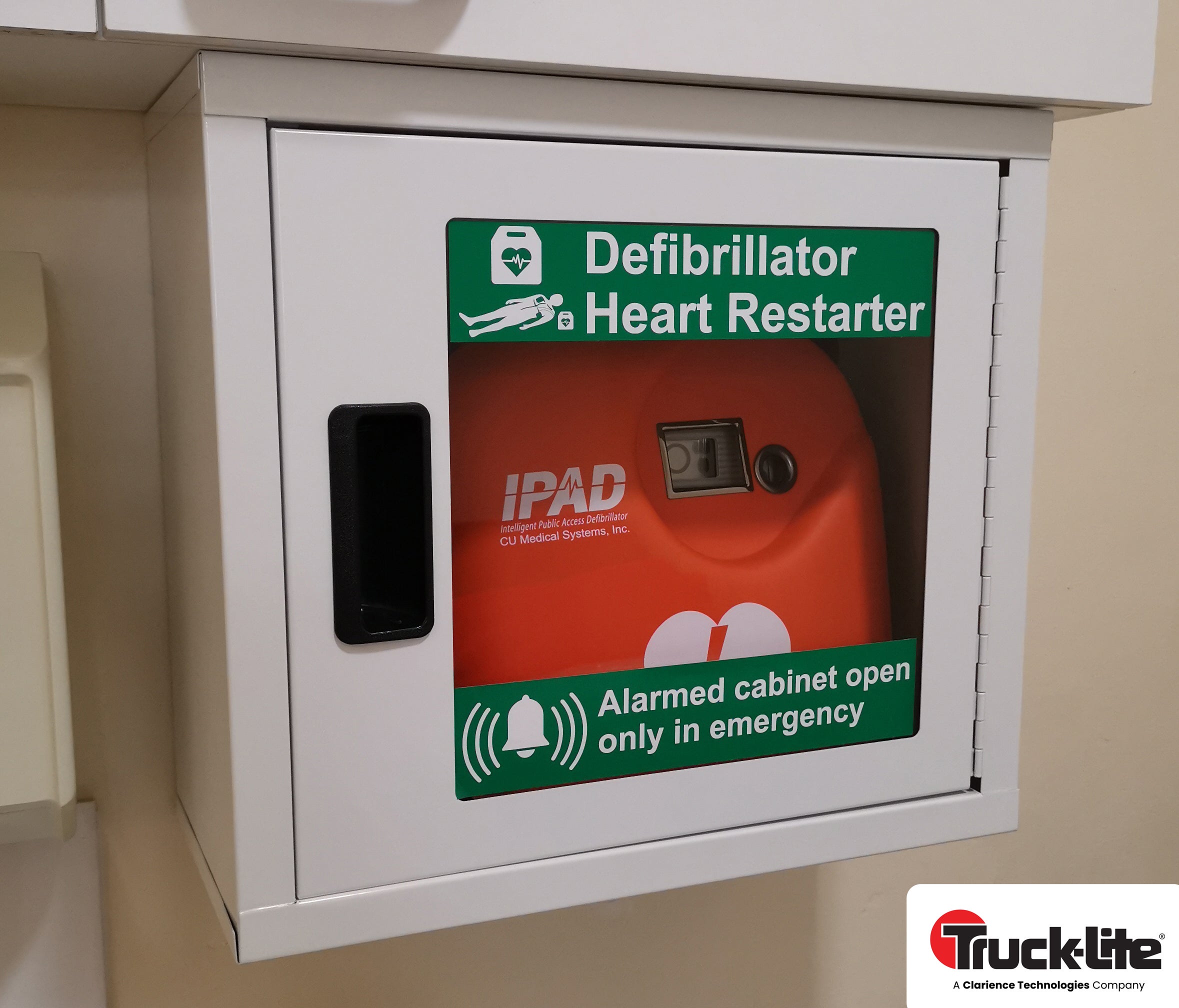 Truck-Lite Europe Installs New Automatic Defibrillators at European Headquarters in Harlow